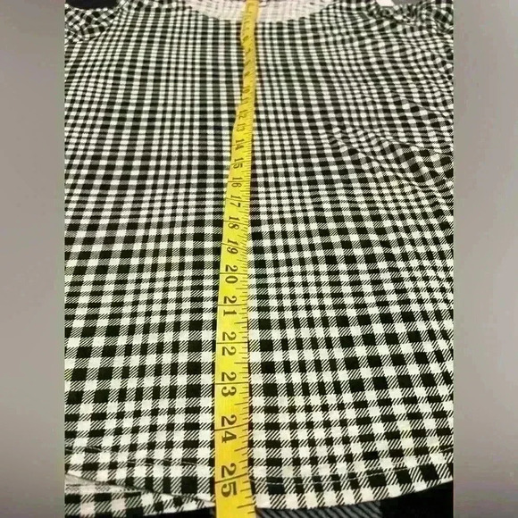 Women’s Large Cold Shoulder black/white checked top perfect for Spring & Summer - Picture 6 of 7